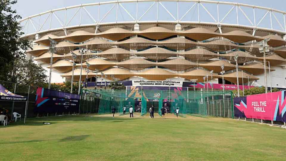 অপয়া স্মৃতি এড়াতে ফাইনালের আগে হোটেল ও ড্রেসিংরুম বদল ভারতের