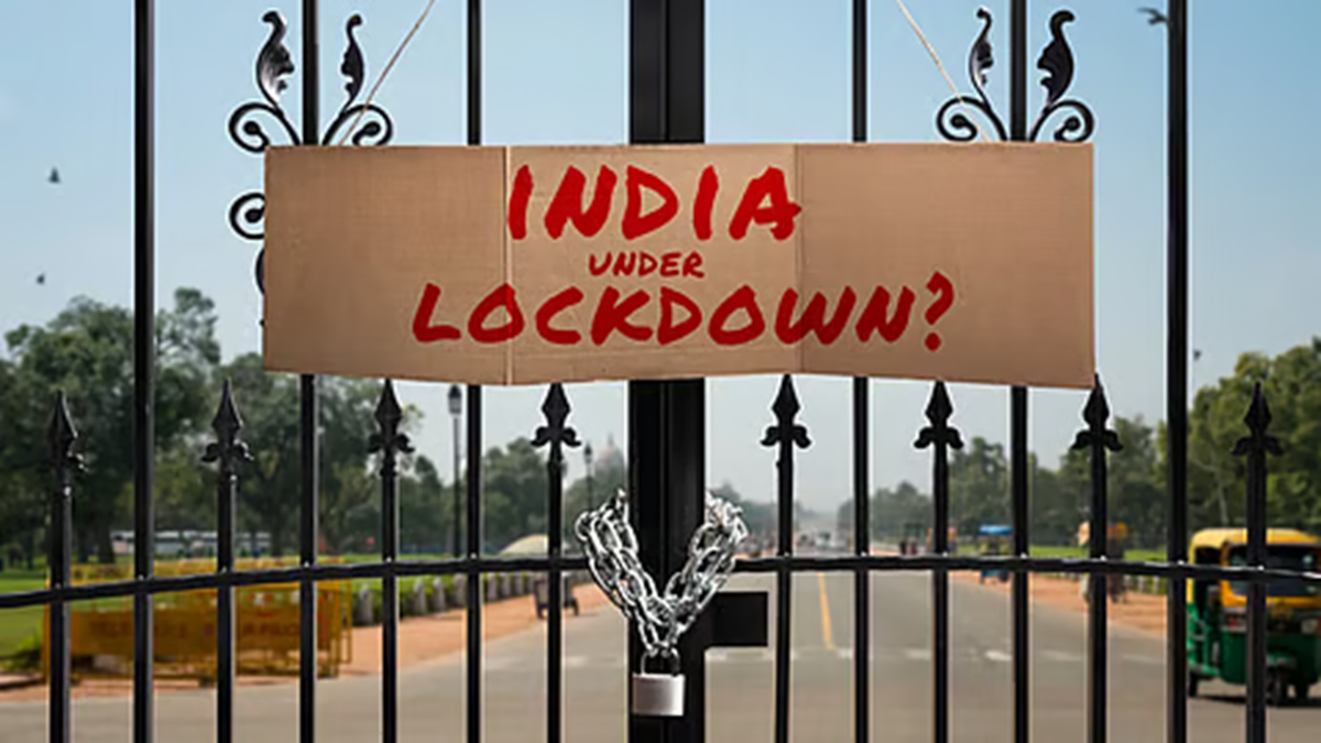 জ্বালানি সংকটে ভারতে ‘লকডাউনের’ আলোচনা