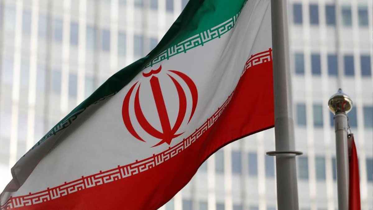 সর্বোচ্চ নেতৃত্ব নিহত, ইরান এখন কার হাতে?