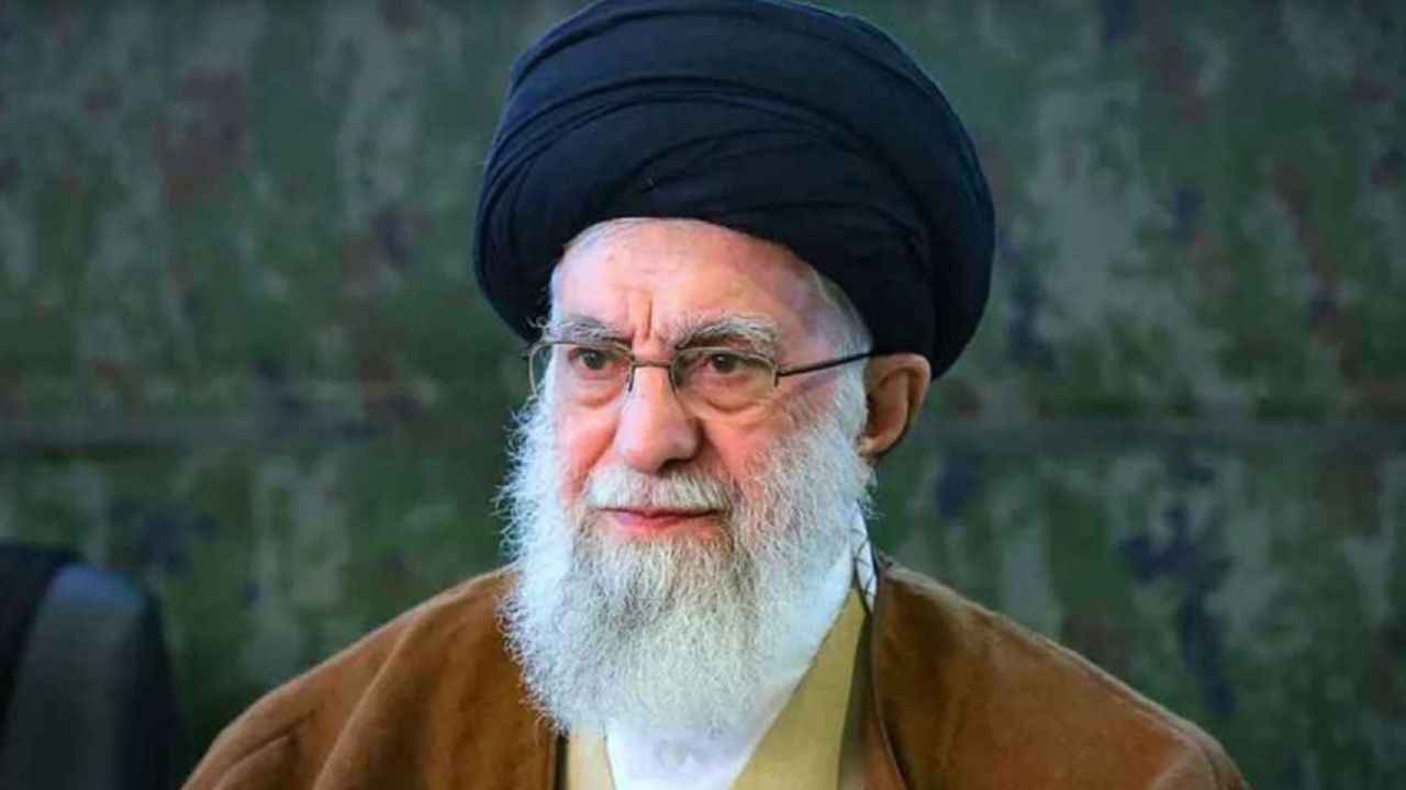 খামেনির মৃত্যুতে ইরানে ৪০ দিনের রাষ্ট্রীয় শোক, ৭ দিনের ছুটি
