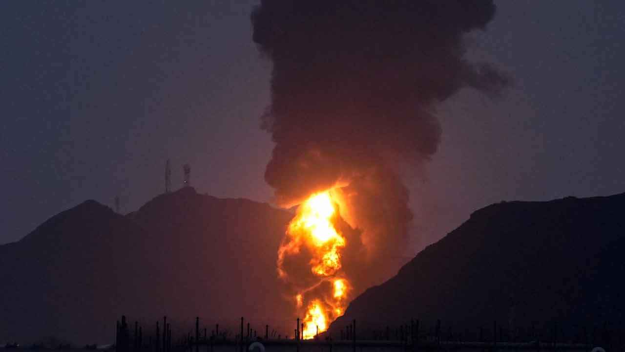 ঘোষণার কয়েক ঘণ্টার মধ্যেই ইরানের বিদ্যুৎকেন্দ্রে হামলা