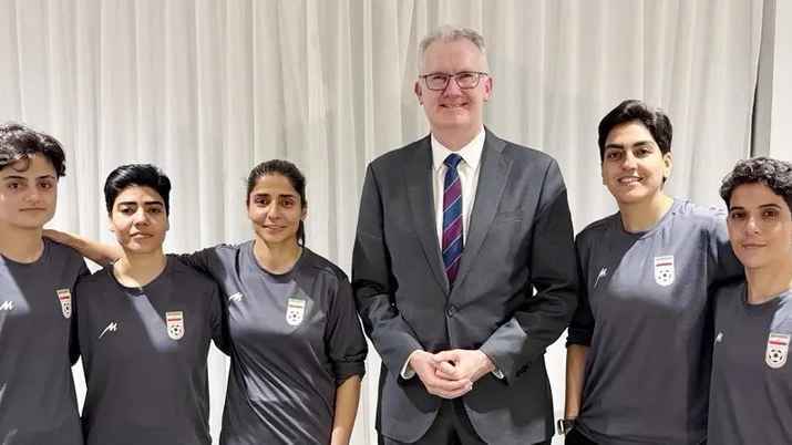 অস্ট্রেলিয়ায় আশ্রয়ের আবেদন প্রত্যাহার ইরানের নারী ফুটবলারের