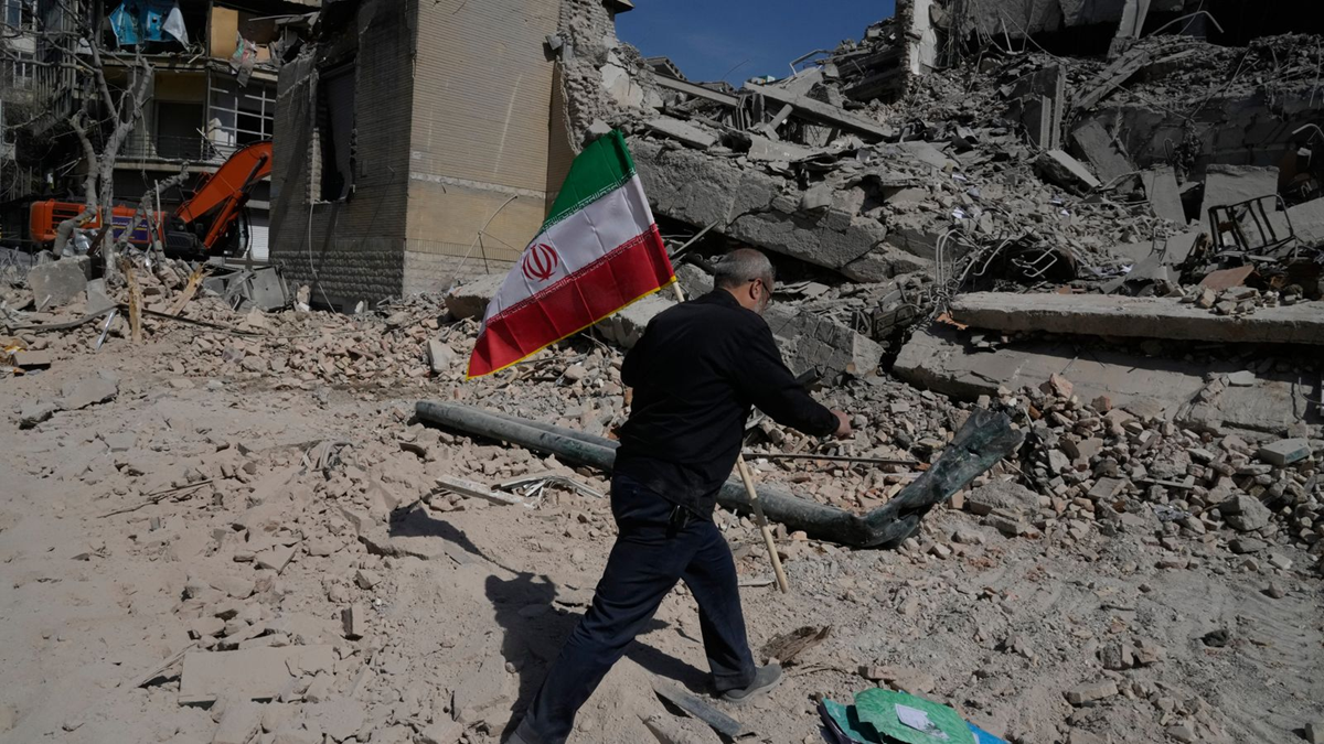 যুদ্ধের এক মাসে ইরানে ক্ষয়ক্ষতি ও প্রাণহানি কত?