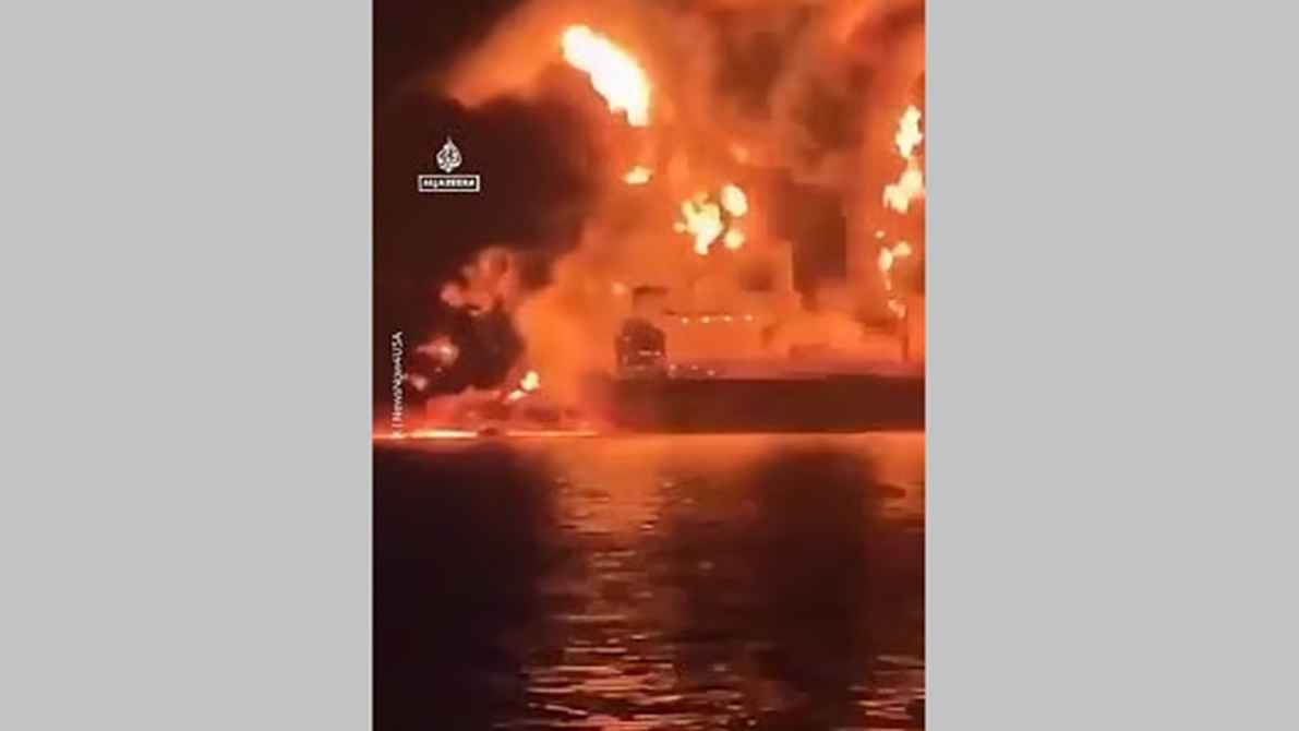 ইরাকের বন্দরে তেলবাহী ট্যাংকারে হামলা, নাবিক নিহত