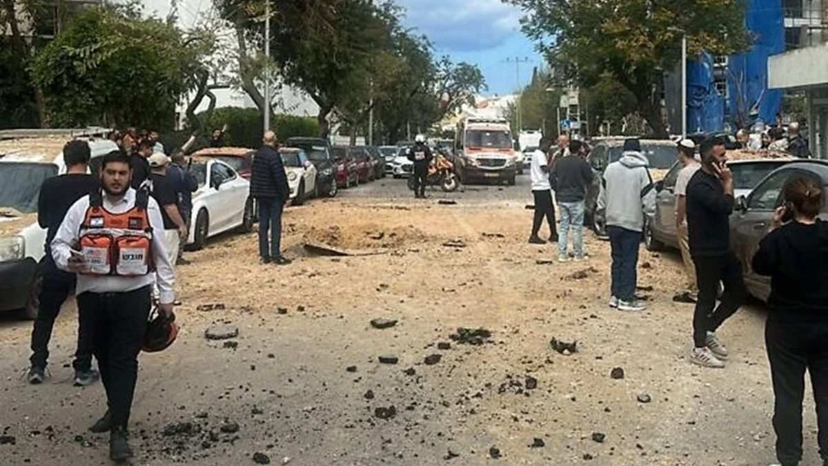 ইসরায়েলে ইরানি ক্ষেপণাস্ত্র হামলায় নিহত ১