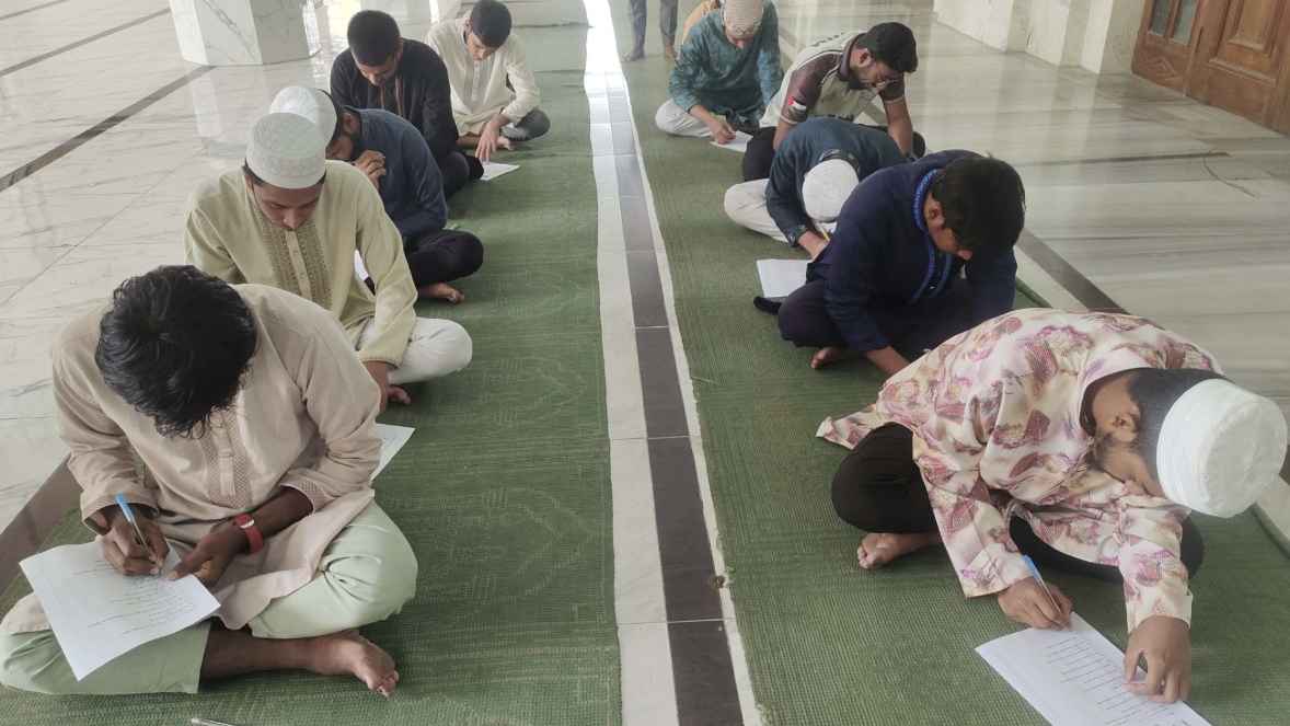 ইবিতে হাদির স্মরণে কুইজ প্রতিযোগিতা অনুষ্ঠিত