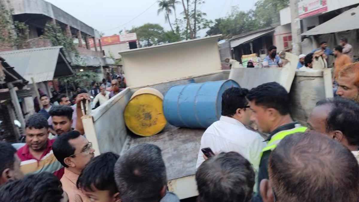 মণিরামপুরে ৭০০ লিটার জ্বালানি তেল জব্দ