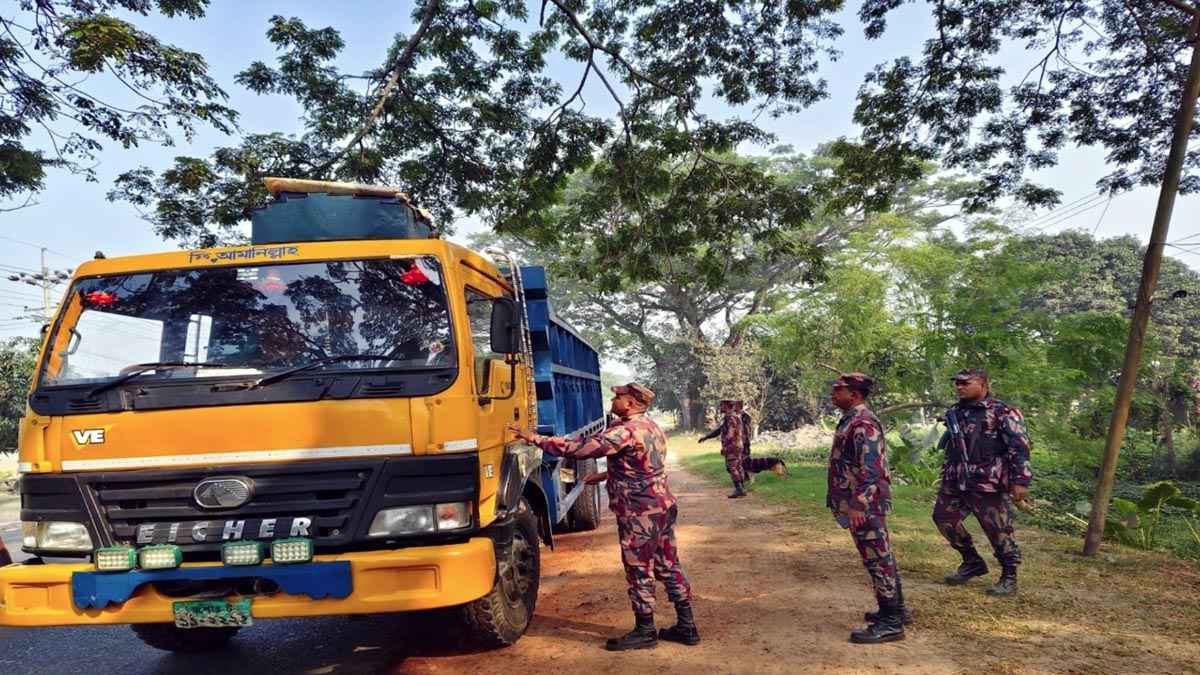 জ্বালানি তেল পাচার ঠেকাতে যশোর সীমান্তে বিজিবির সতর্কতা জারি