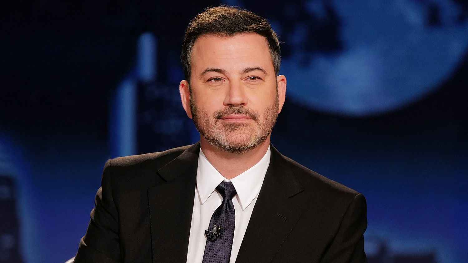 ডোনাল্ড ট্রাম্প ও তার স্ত্রীকে কটাক্ষ করলেন অস্কারের সঞ্চালক