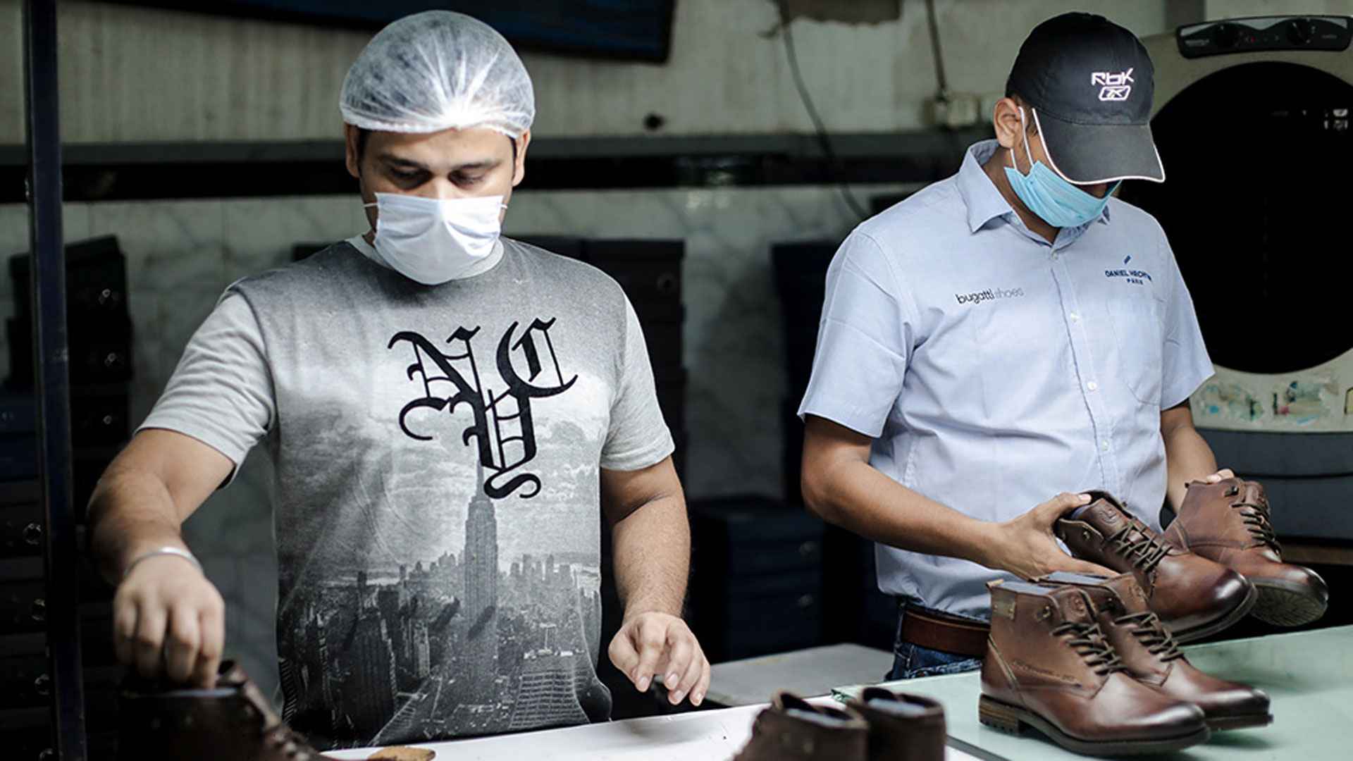 স্নাতক পাসে চাকরি দেবে এপেক্স 