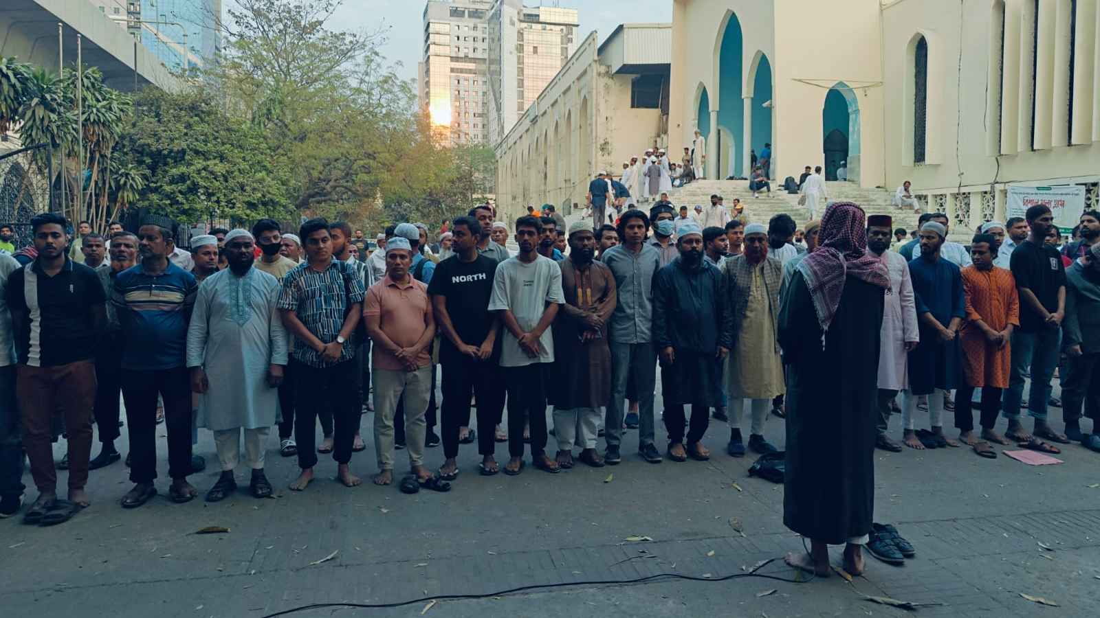 বায়তুল মোকারমে আয়াতুল্লাহ খামেনির গায়েবানা জানাজা