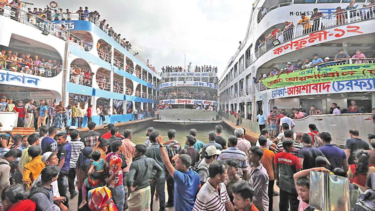 সদরঘাটে লঞ্চ দুর্ঘটনার কারণ অনুসন্ধানে ৬ সদস্যের কমিটি গঠন