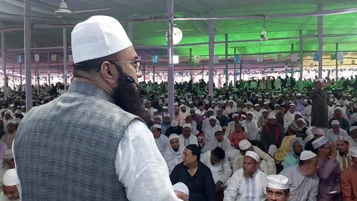 মাদারীপুরে ঈদ উল ফিতরের প্রধান জামাত অনুষ্ঠিত