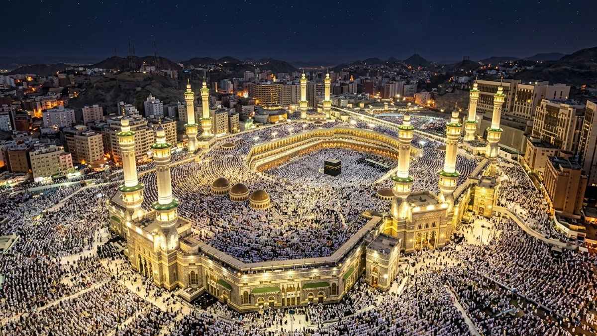 রমজানের ২৯তম রাতে মক্কায় মুসল্লিদের রেকর্ড সমাগম