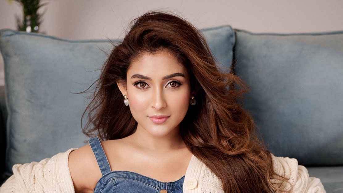 আমি চাই দর্শক আমাকে ভিন্ন ভিন্ন রূপে দেখুক: মেহজাবীন