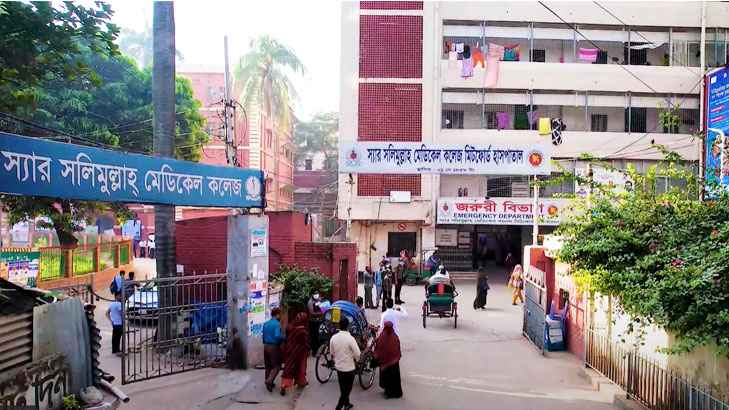 হাসপাতালে চুরি, কর্মবিরতিতে ইন্টার্ন চিকিৎসকরা