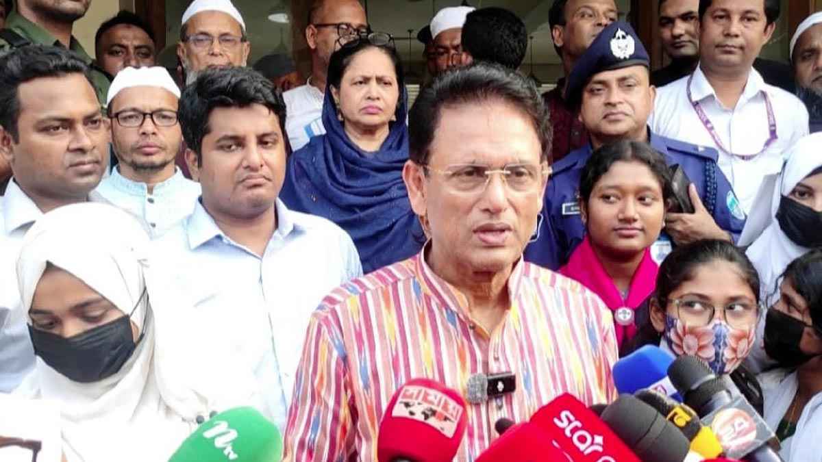 ‘ম্যানেজিং কমিটিতে শিক্ষাগত যোগ্যতা শিথিলের প্রশ্নই ওঠে না’