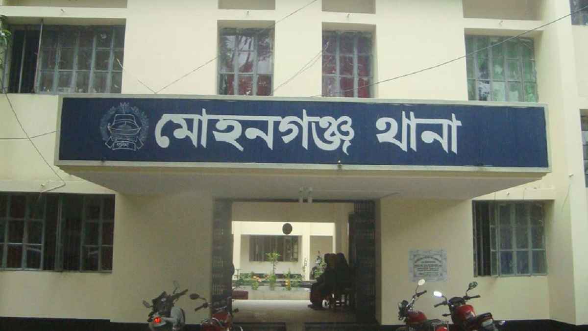 গরু লুটে বাধা দেওয়ায় অন্তঃসত্ত্বার পেটে লাথি, মৃত সন্তান প্রসব