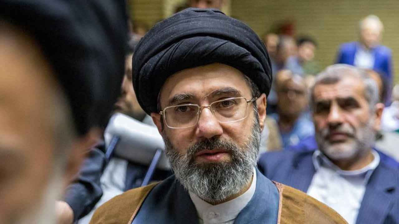 মস্কোতে চিকিৎসা চলছে ইরানের সর্বোচ্চ নেতা মোজতবার!