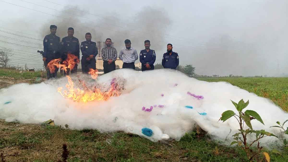 মুন্সিগঞ্জে ২ লাখ বর্গ মিটার অবৈধ কারেন্ট জাল জব্দ
