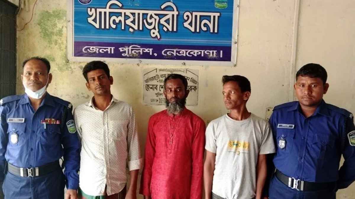 খালিয়াজুরীতে মাদকের আসরে পুলিশের অভিযান, গ্রেফতার ৩