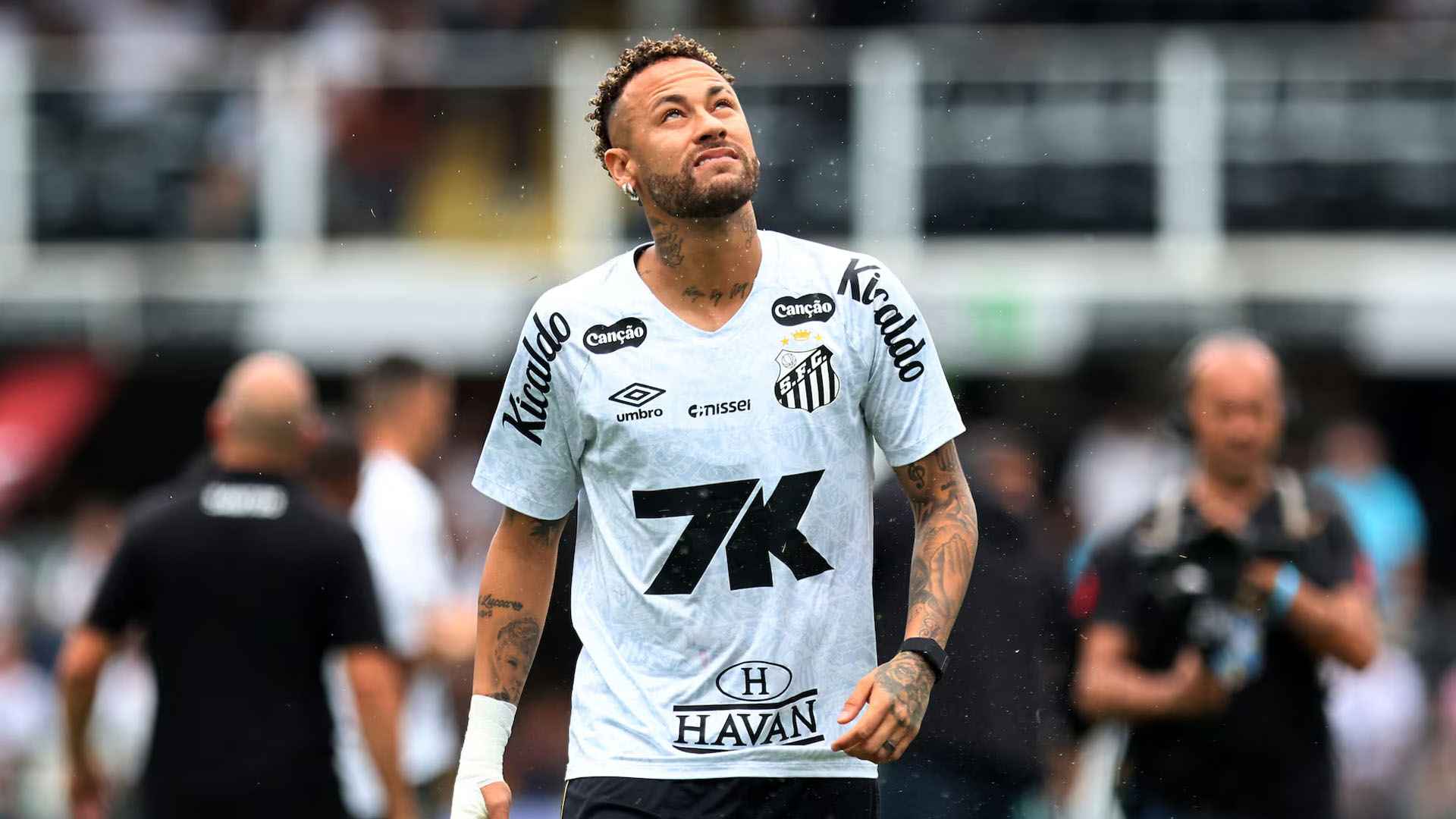 ব্রাজিলের দলে জায়গা না পেয়ে যা বললেন নেইমার