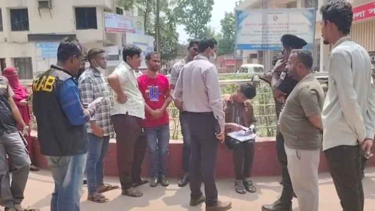 কুমিল্লায় বাস-ট্রেন দুর্ঘটনায় দুই গেটম্যানের বিরুদ্ধে মামলা