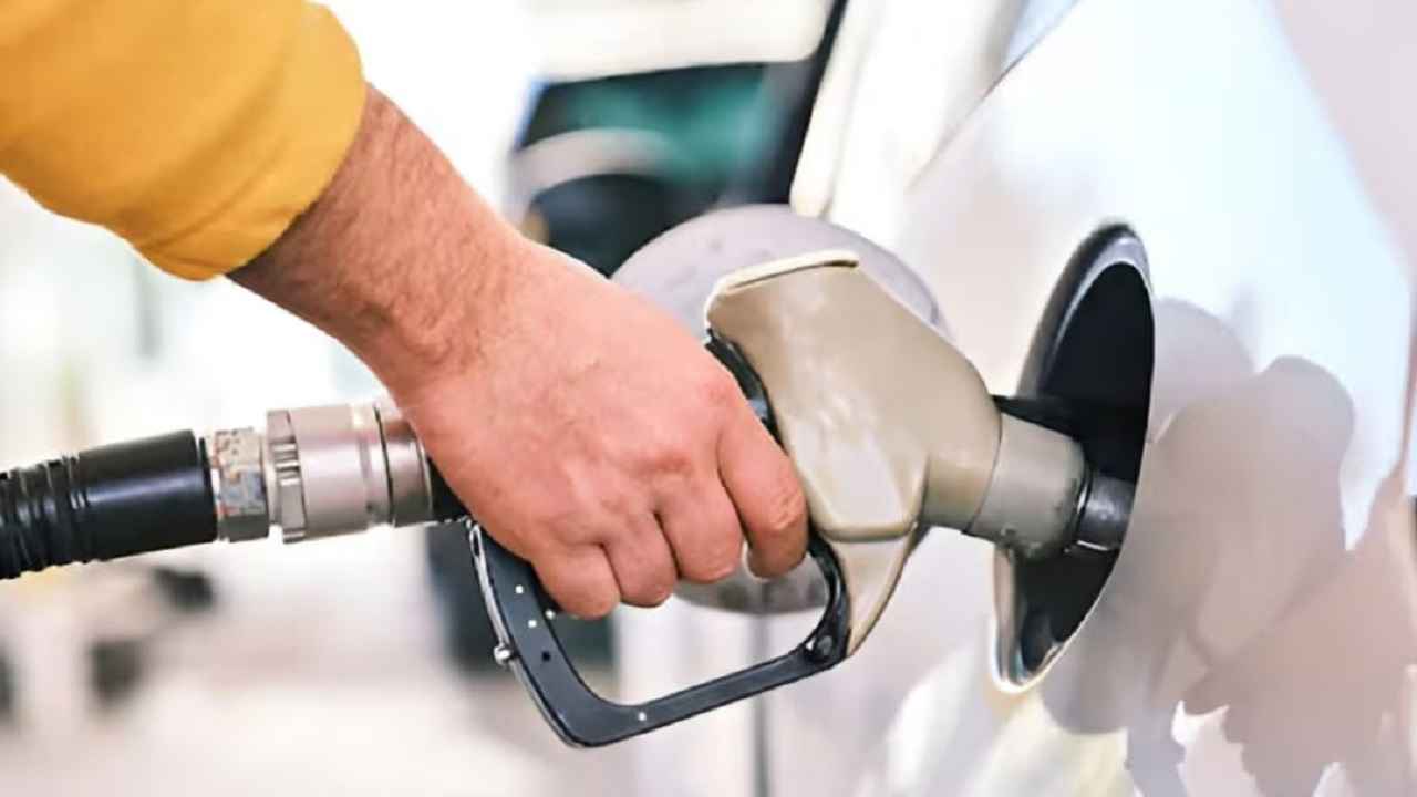 এপ্রিলে ৫০ হাজার টন অকটেন আমদানি করবে সরকার: সংসদে জ্বালানিমন্ত্রী