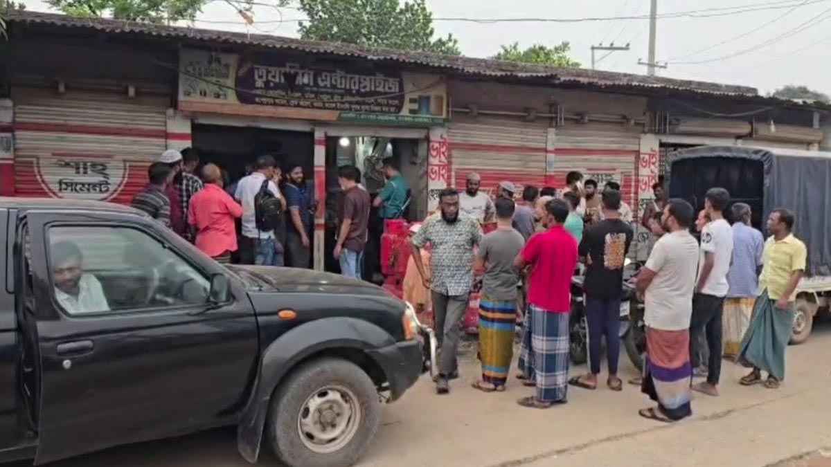 গাজীপুরে ১৪৭০ লিটার অকটেন জব্দ, মজুতকারীর জেল