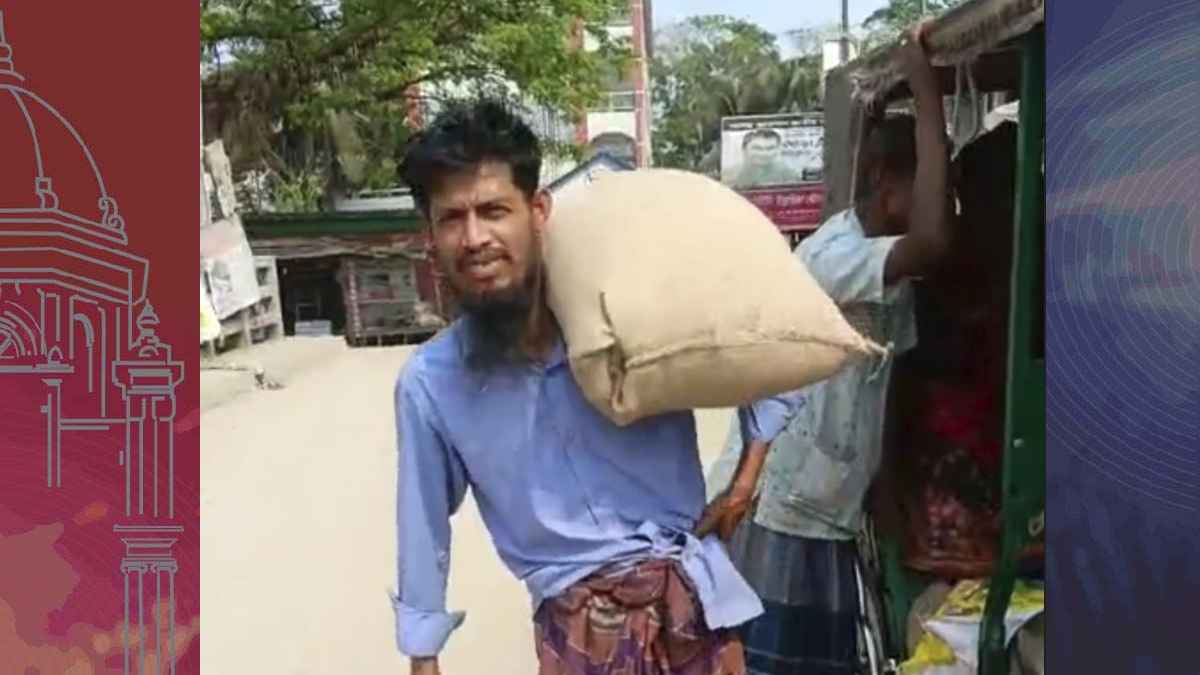 অসহায়দের চাল কম দেওয়ার অভিযোগ ইউপি সদস্যদের বিরুদ্ধে