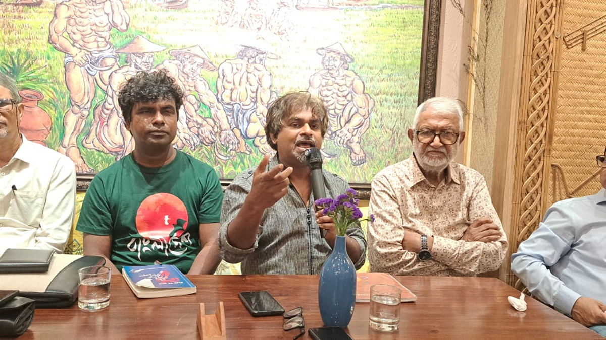 ‘মানুষের খাবারের থালার মধ্যেই রাজনীতি লুকিয়ে থাকে’