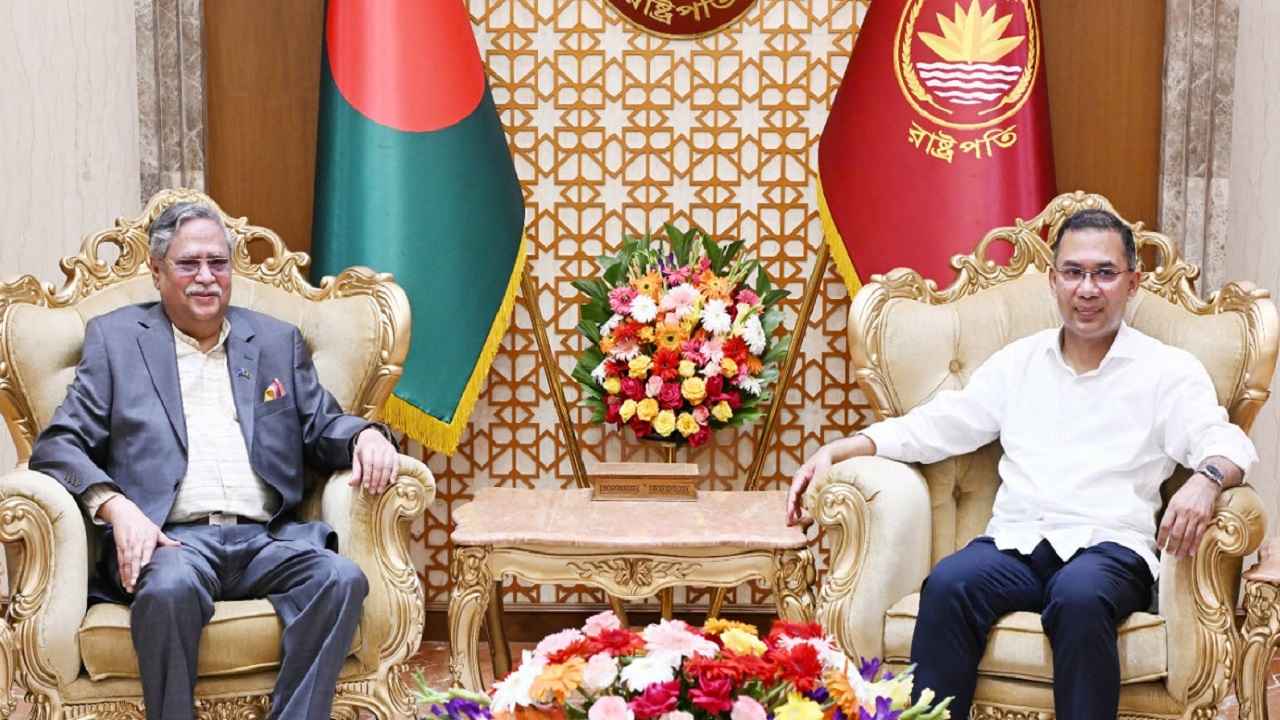 স্বাধীনতা দিবসে বঙ্গভবনে রাষ্ট্রপতির সঙ্গে প্রধানমন্ত্রীর সাক্ষাৎ