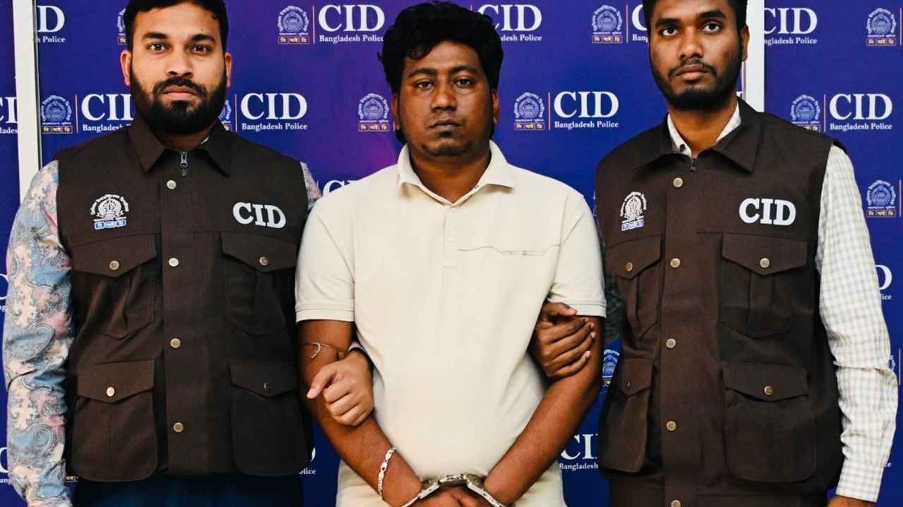 গ্রেফতার এড়াতে সিসি ক্যামেরা বসিয়েও শেষ রক্ষা হলো না প্রতারকের!