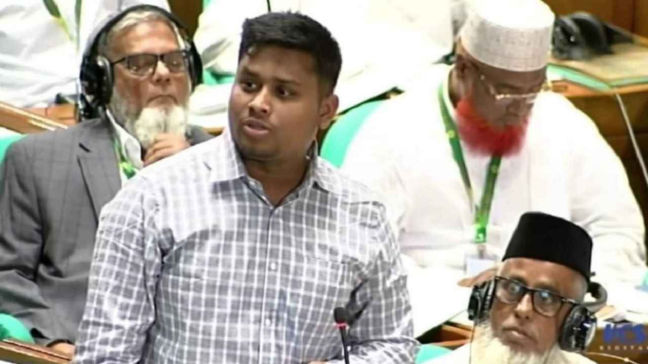 সাংবিধানিক আর অসাংবিধানিক তর্কে ঘুরপাক খাচ্ছে সংসদ: হাসনাত