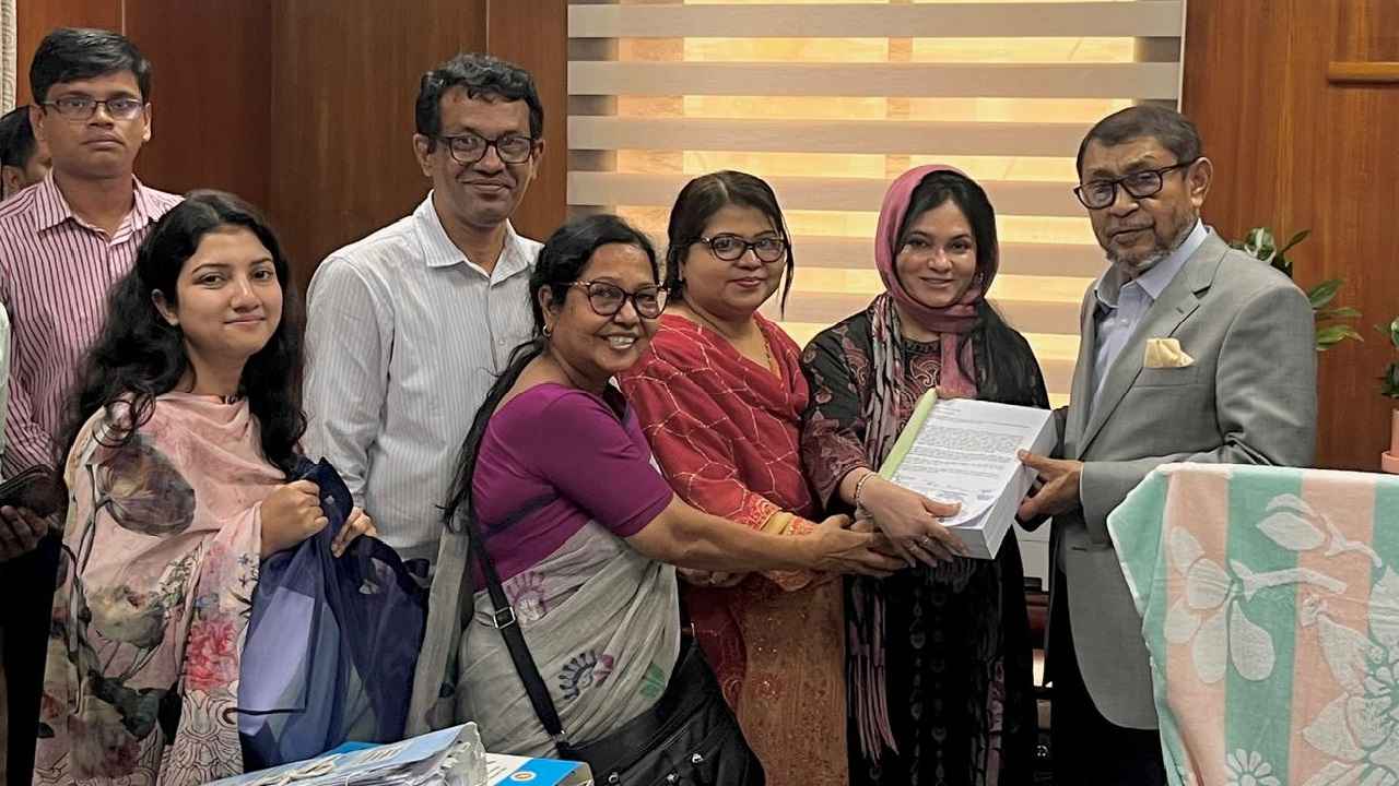 তামাক নিয়ন্ত্রণ অধ্যাদেশ আইন করার দাবিতে ২০ হাজার নাগরিকের আবেদন