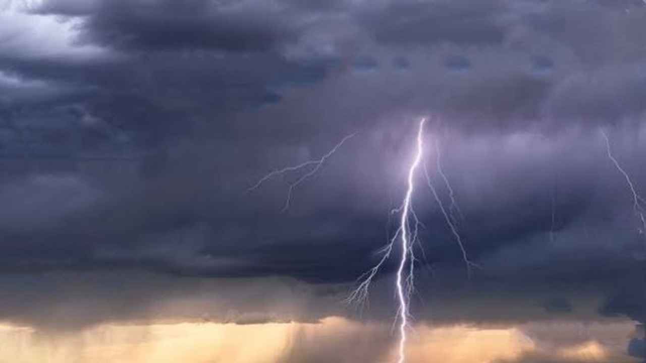 ধেয়ে আসছে বৃষ্টি বলয় ‘গোধূলি’