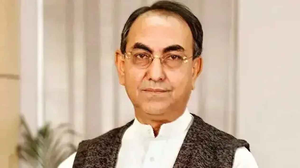 নিবিড় পর্যবেক্ষণে মির্জা আব্বাস, সিঙ্গাপুরে নেওয়ার চেষ্টা