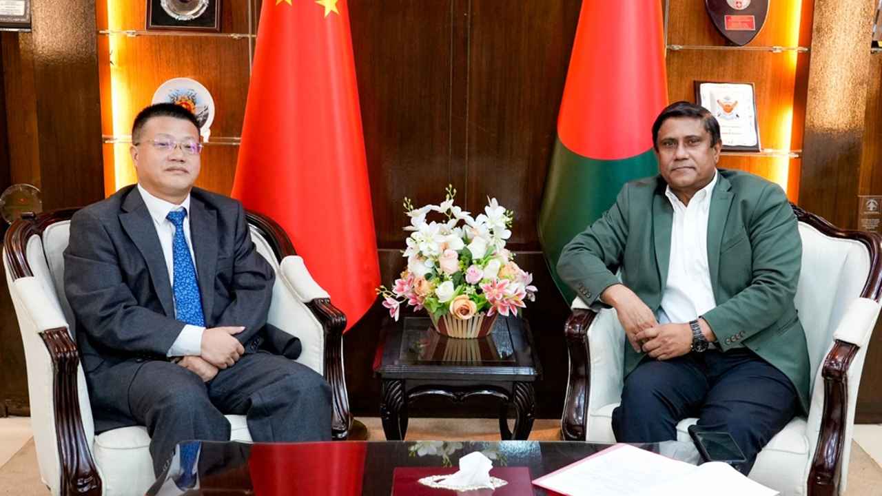 প্রতিরক্ষা উপদেষ্টার সঙ্গে চীনের রাষ্ট্রদূতের সাক্ষাৎ