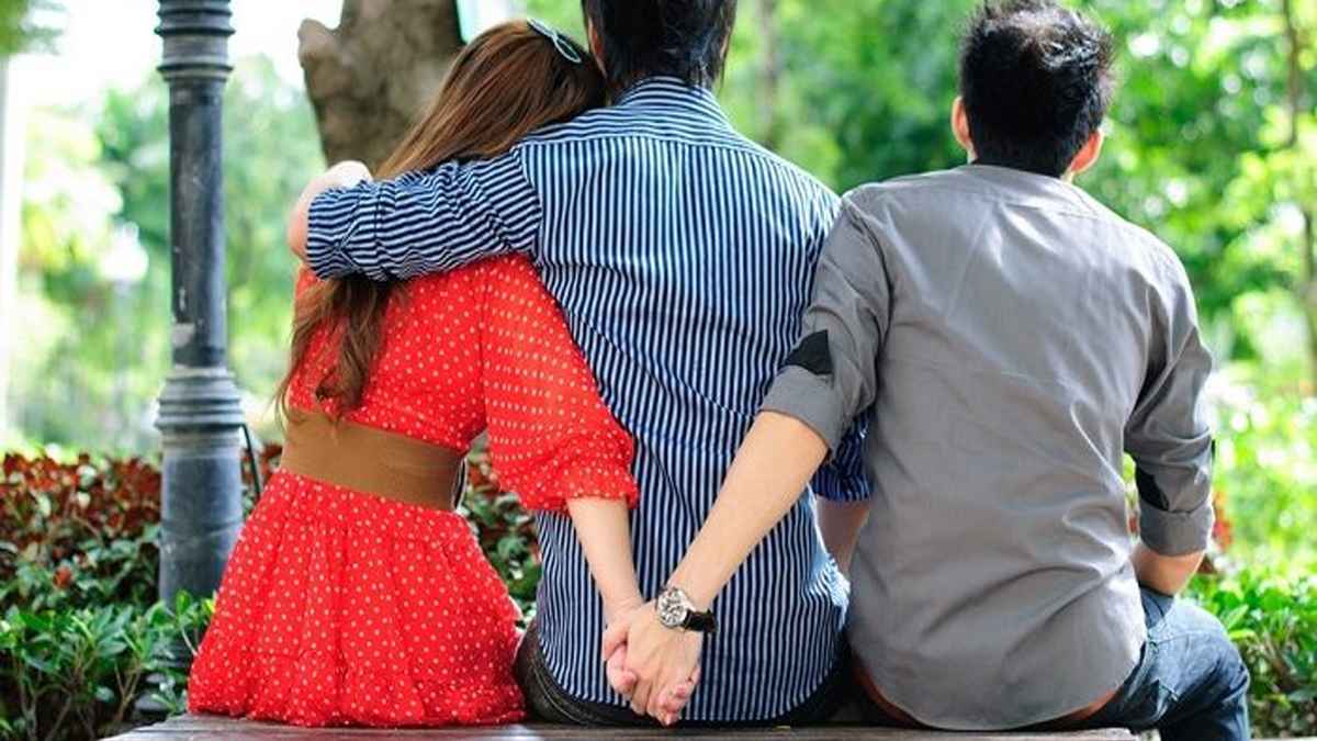 মানুষ কেন পরকীয়া করে, কী বলে বিজ্ঞান?