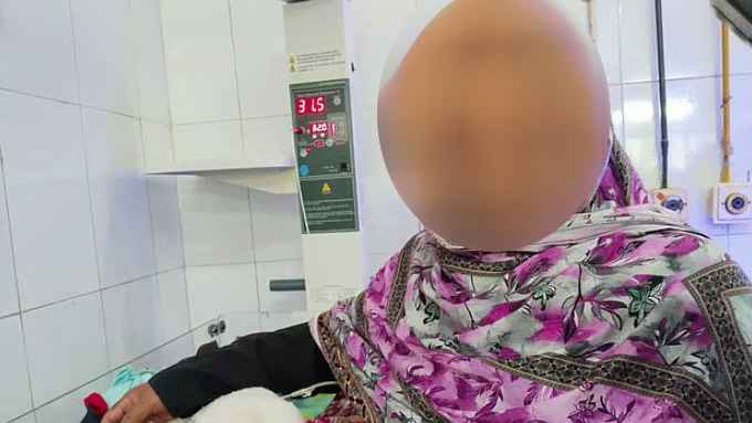 প্রসবের পর মায়ের মৃত্যু, স্বামী লাপাত্তা, নবজাতককে দত্তক নিতে ভিড়