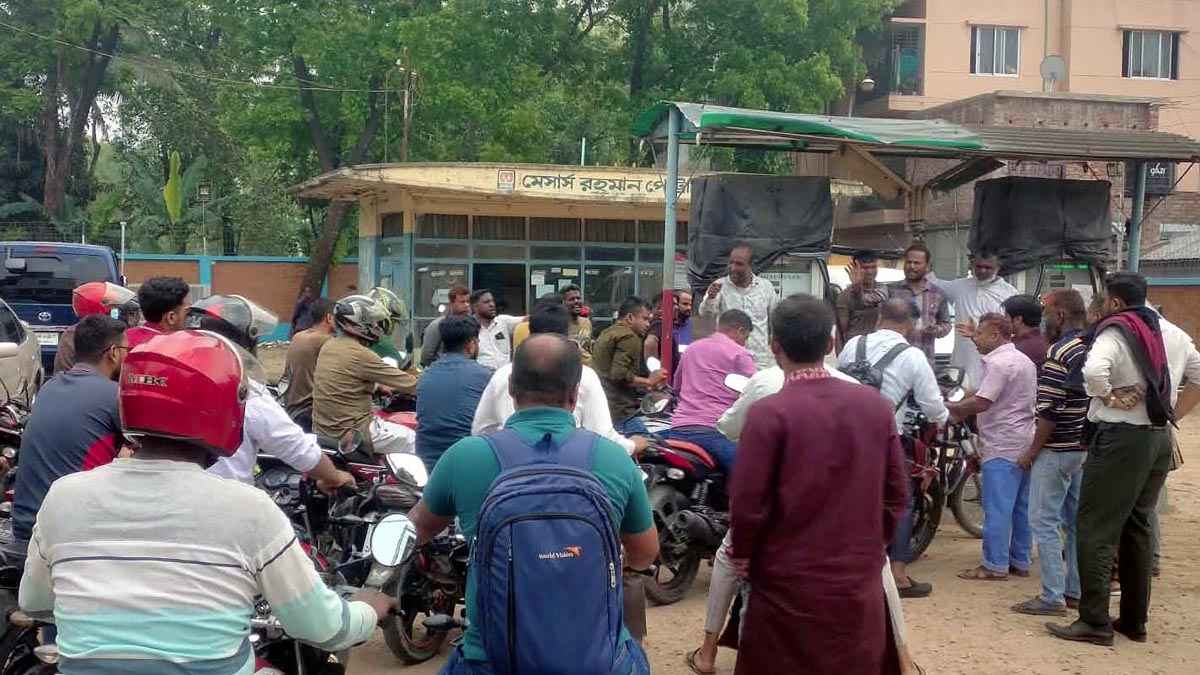 রংপুরে বৈধ কাগজপত্র-হেলমেট ছাড়া মিলবে না জ্বালানি তেল
