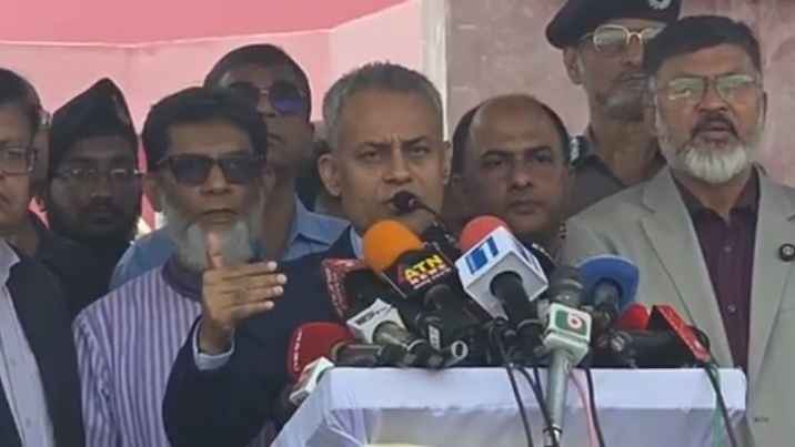 নির্ধারিত ভাড়ার চেয়ে এক টাকাও বেশি নেওয়ার সুযোগ নেই: সড়কমন্ত্রী