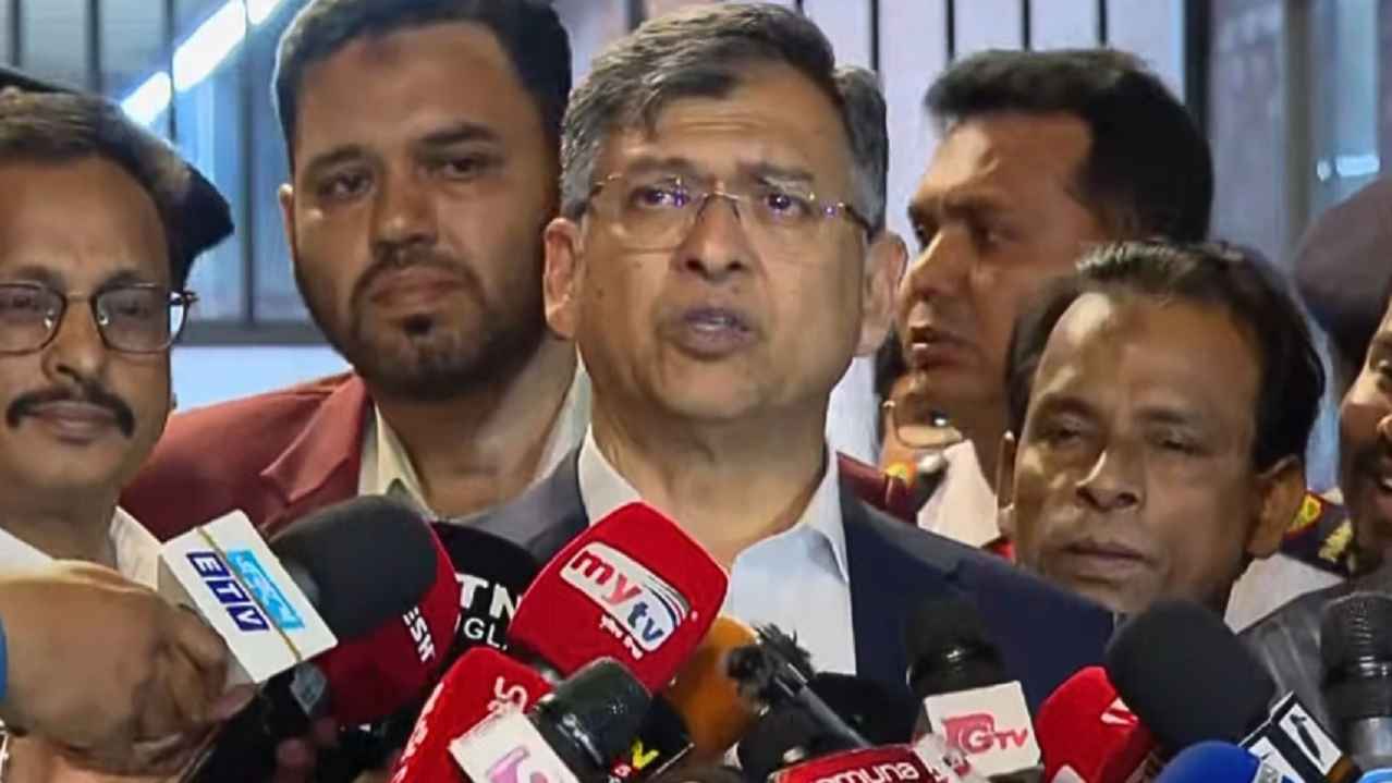 রাষ্ট্রপতিকে তারা প্ল্যাকার্ড না দেখালেও পারতেন: স্বরাষ্ট্রমন্ত্রী