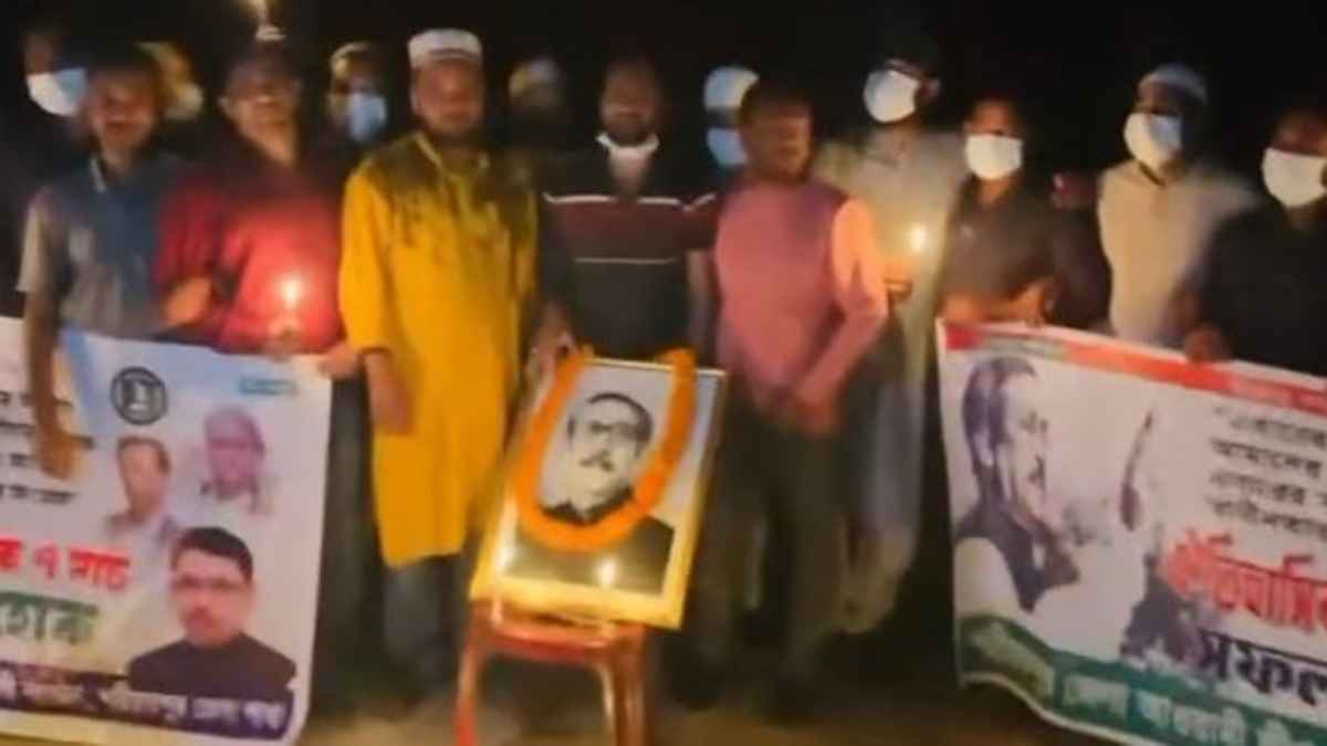 মাস্ক পরে মোমবাতি প্রজ্বলন, শরীয়তপুরে ৭ মার্চ ঘিরে ভিডিও ভাইরাল