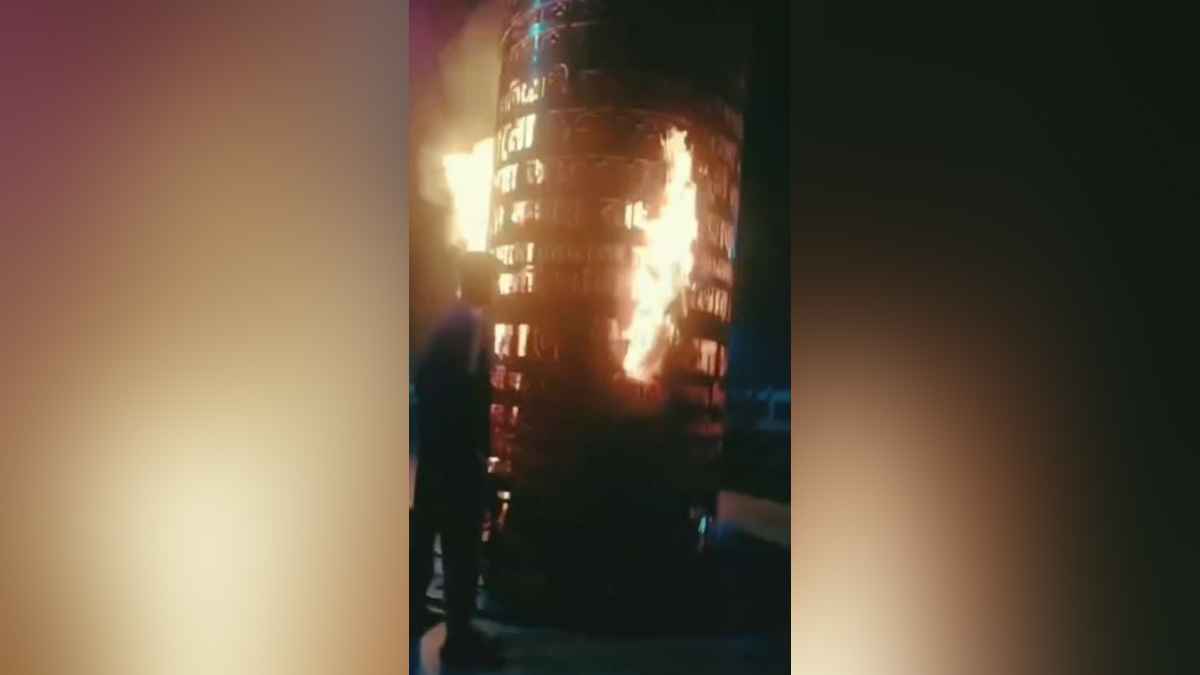 শরীয়তপুরে জুলাই শহীদদের স্মৃতিস্তম্ভে আগুন, ভিডিও ভাইরাল