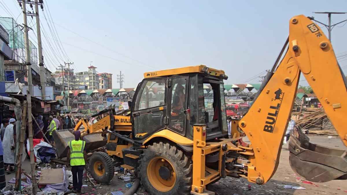 যানজট নিরসনে ঢাকা-চট্টগ্রাম মহাসড়কে অবৈধ স্থাপনা উচ্ছেদ