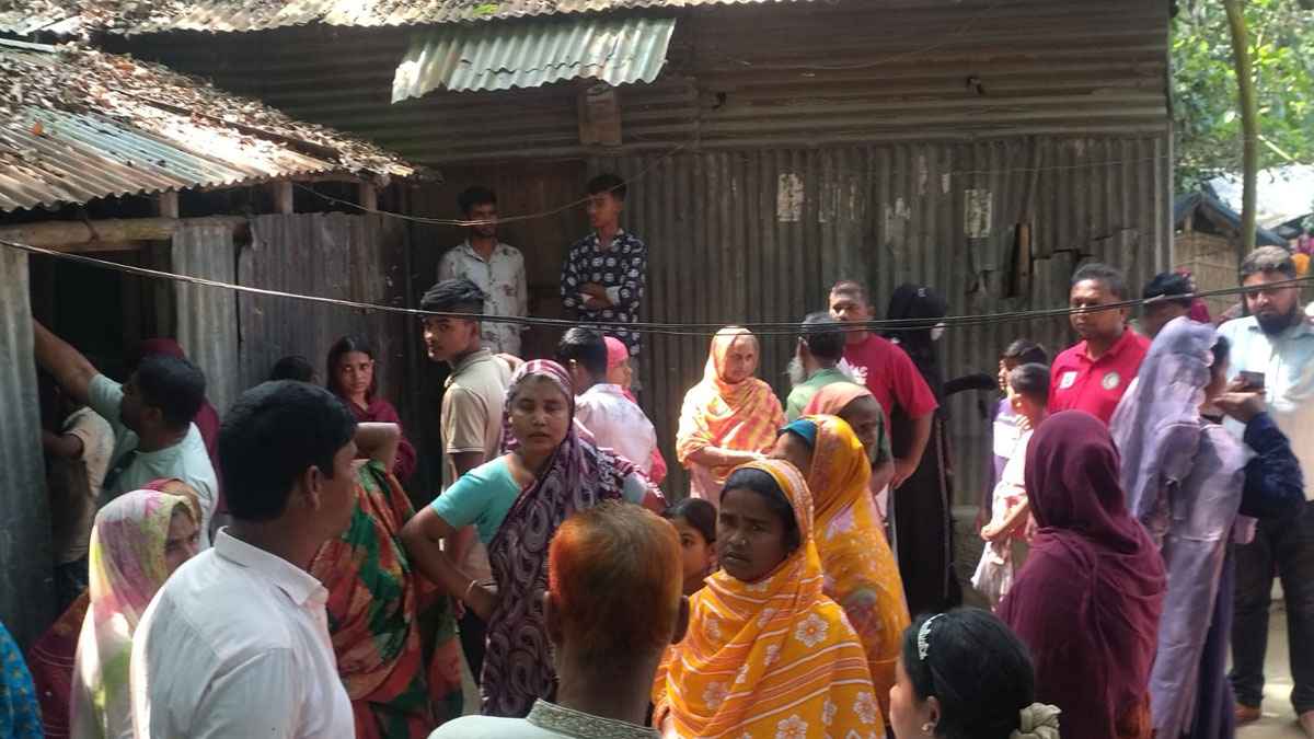 চোর সন্দেহে ছেলেকে না পেয়ে বাবাকে মারধর, অপমানে মায়ের আত্মহত্যা