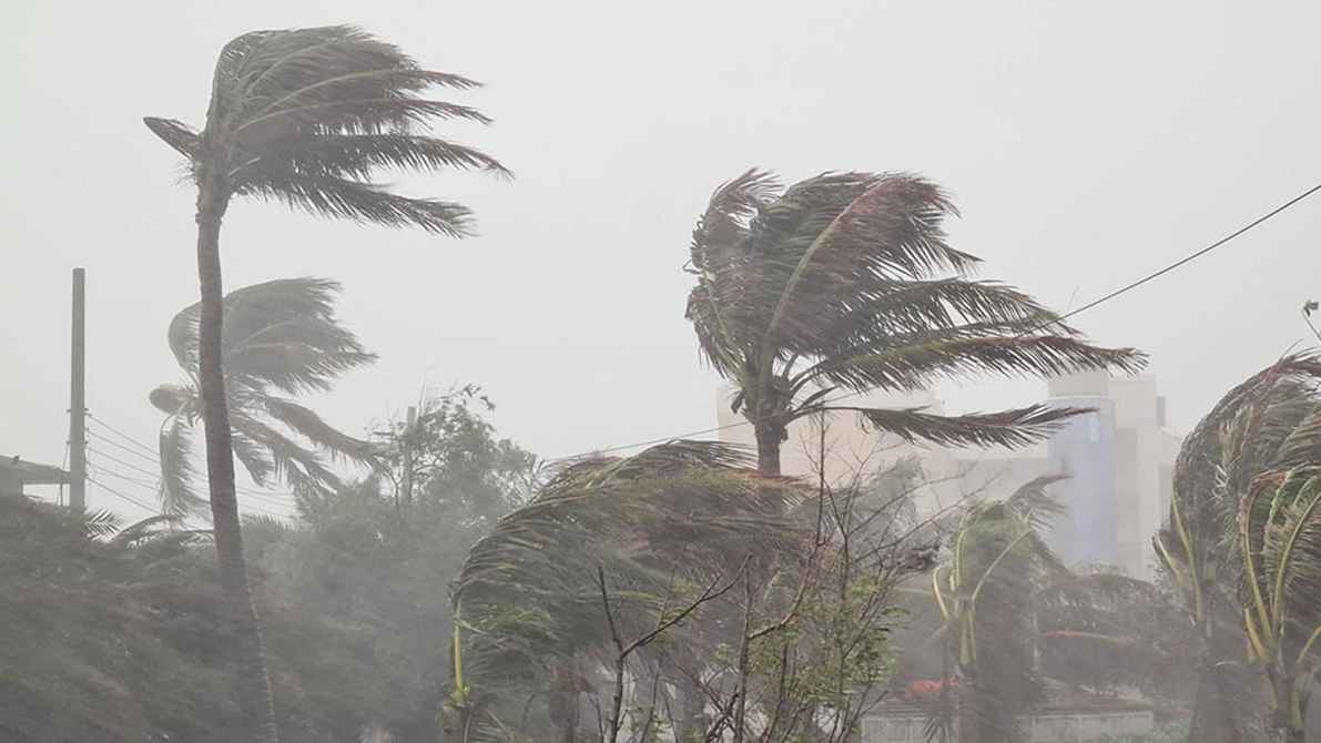 ঢাকাসহ ১৫ অঞ্চলে ঝড়ের শঙ্কা, নদীবন্দরে সতর্ক সংকেত
