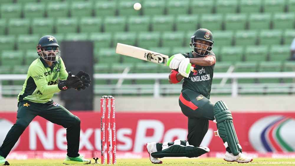 তানজিদের আউটের পর লিটন-হৃদয়ের ব্যাটে শক্ত অবস্থানে বাংলাদেশ