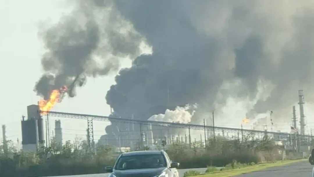 যুক্তরাষ্ট্রের টেক্সাসে তেল শোধনাগারে ভয়াবহ বিস্ফোরণ